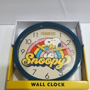 Peanuts Snoopy and tweety round circle analog‎ pencil shaped dial wall clock new